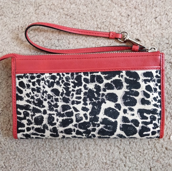 Red and Snakeskin Print Cluth (like new) - Picture 2 of 8